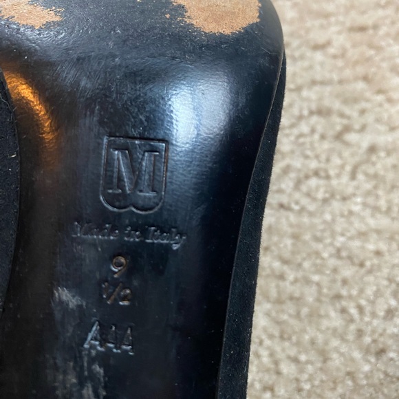 Bruno Magli black suede pumps with silver embroidery - Picture 3 of 3